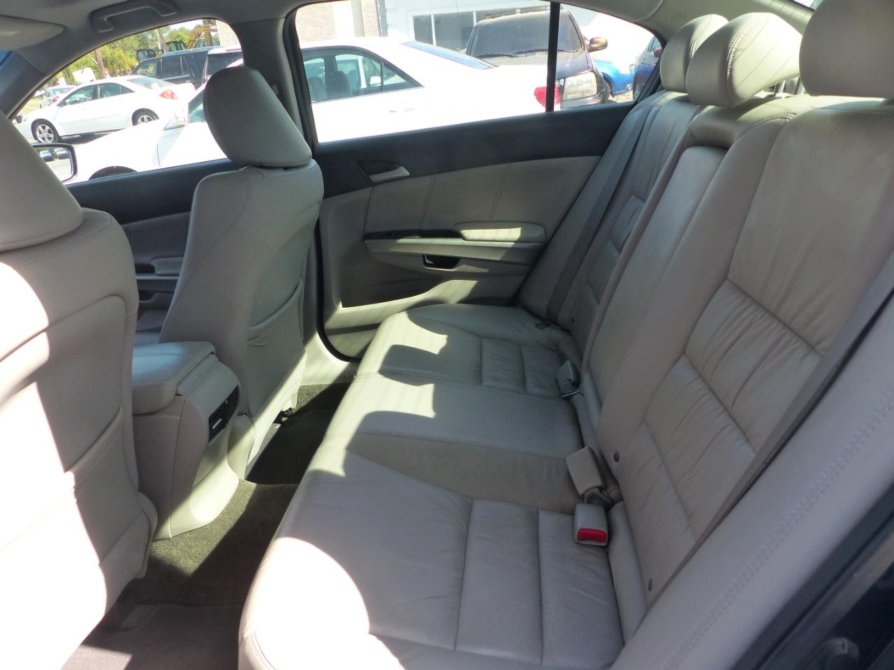 Honda Accord EX-L V-6 Sedan AT 2010