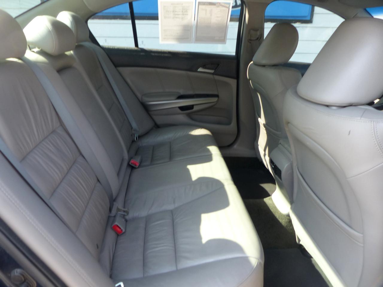 Honda Accord EX-L V-6 Sedan AT 2010