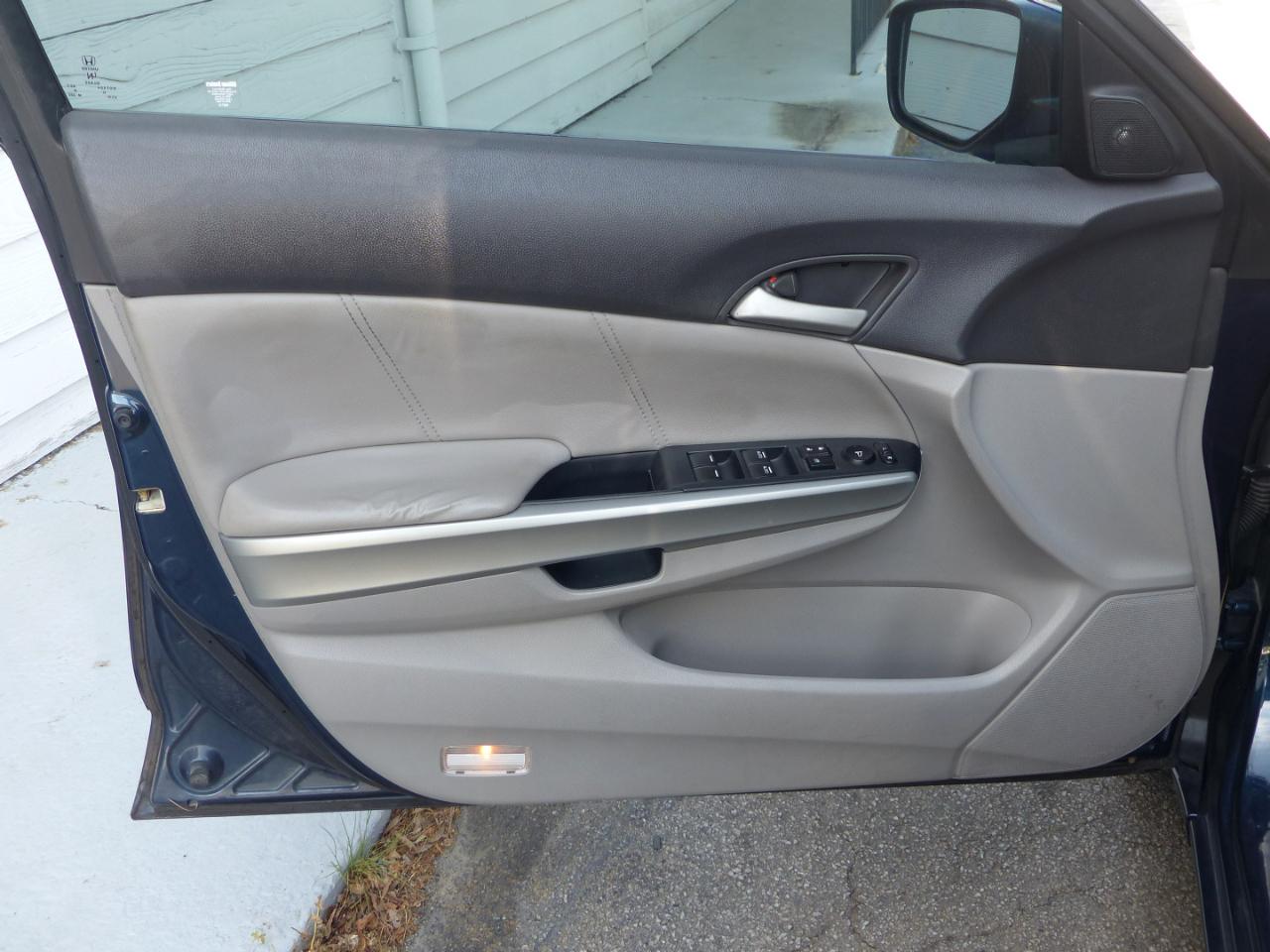 Honda Accord EX-L V-6 Sedan AT 2010