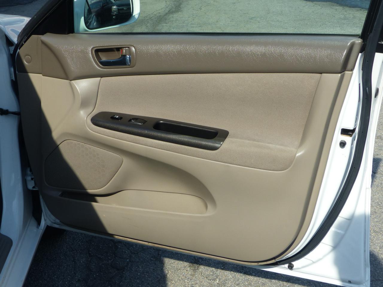 Toyota Camry LE 2005