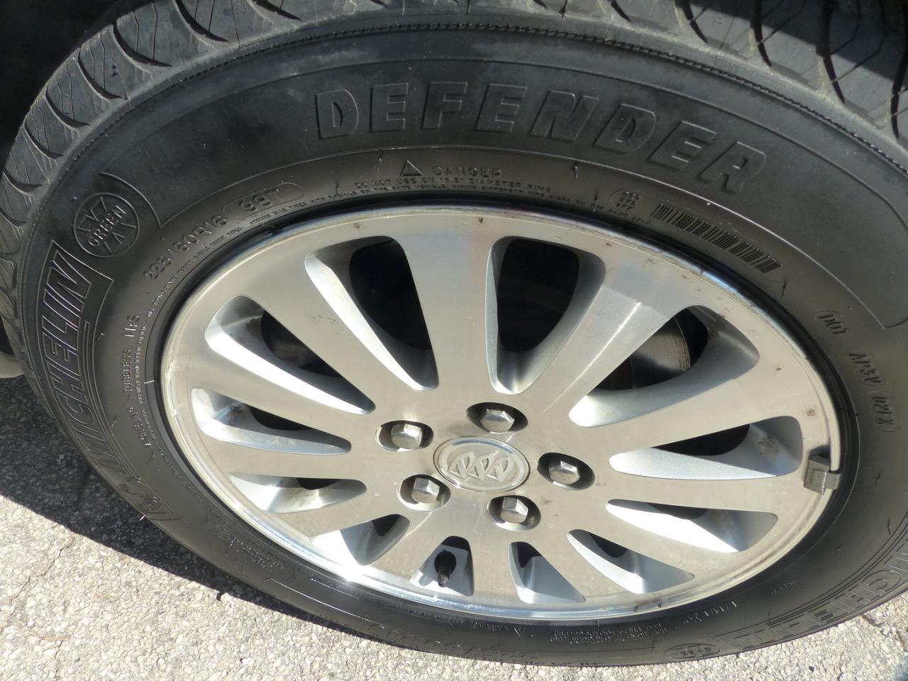 Buick Lucerne CX 2008