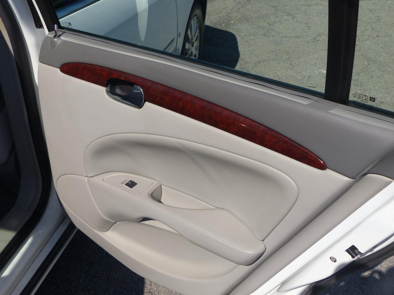 Buick Lucerne CX 2008