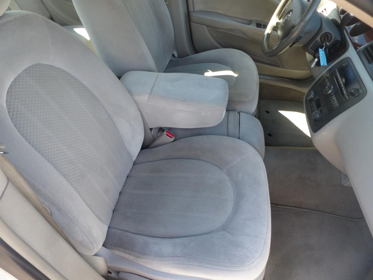 Buick Lucerne CX 2008