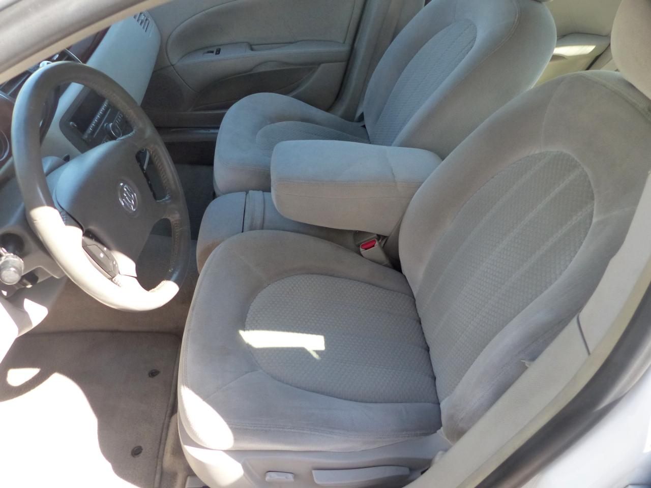 Buick Lucerne CX 2008