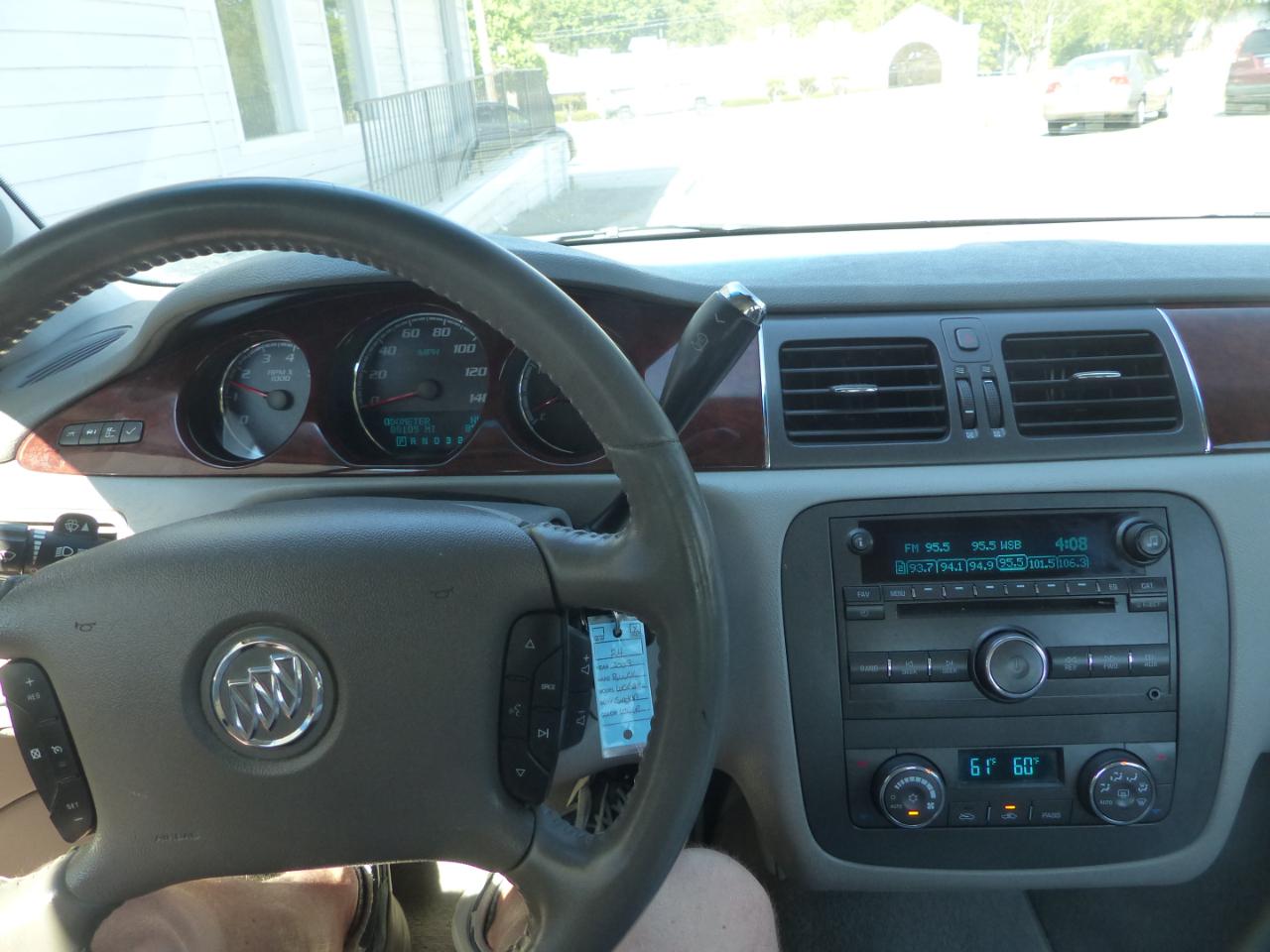 Buick Lucerne CX 2008