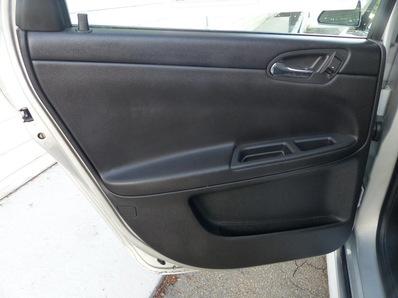 Chevrolet Impala LS 2011