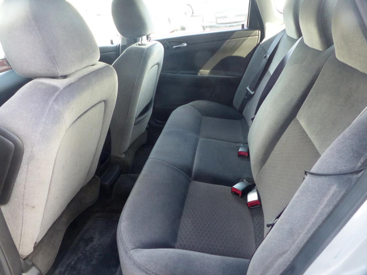 Chevrolet Impala LS 2011