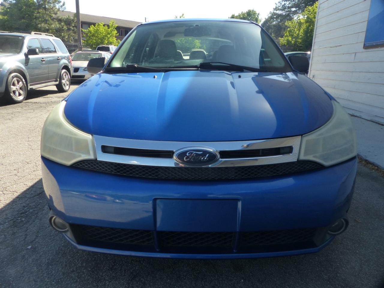 Ford Focus SE Sedan 2010