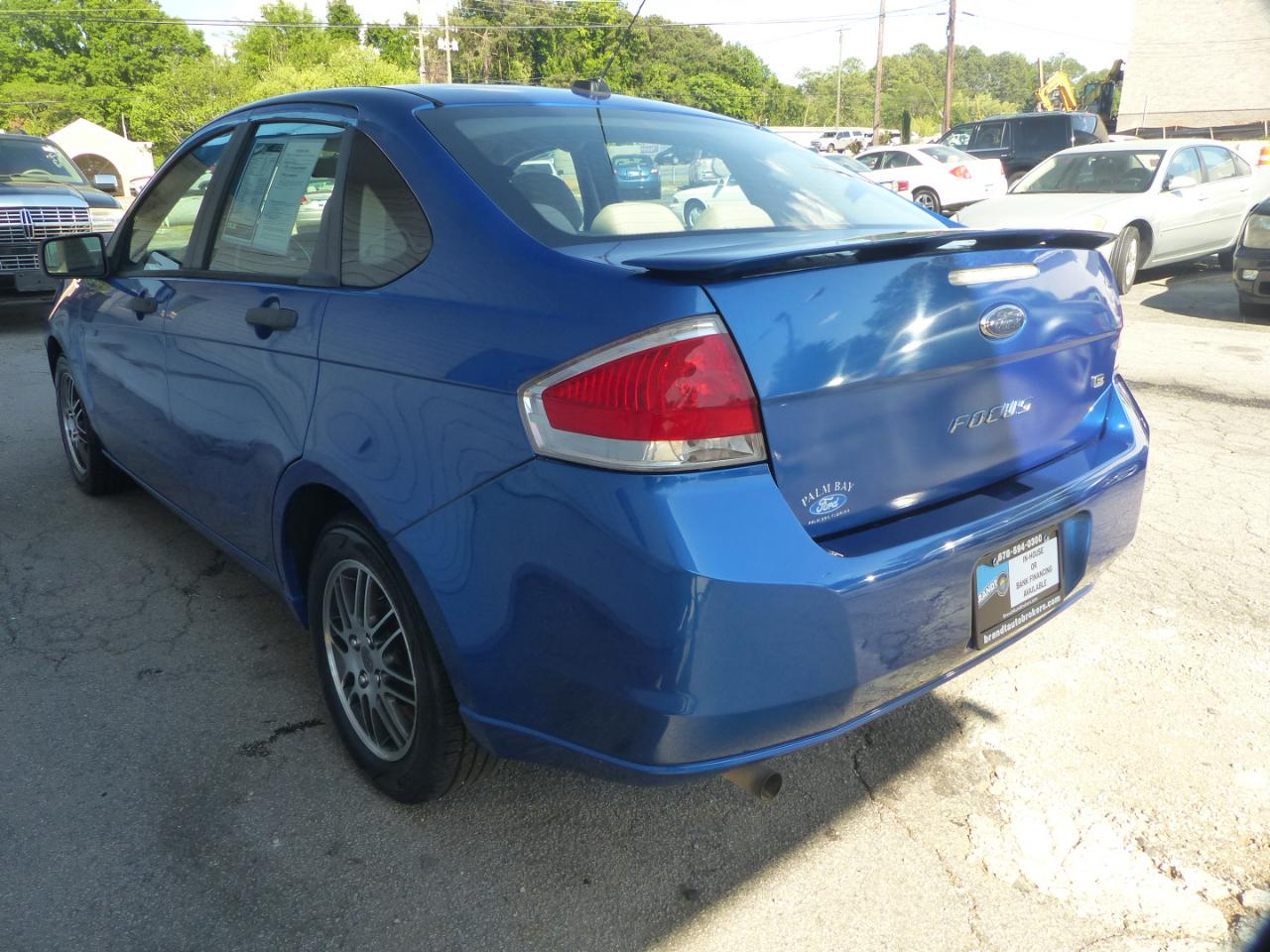 Ford Focus SE Sedan 2010