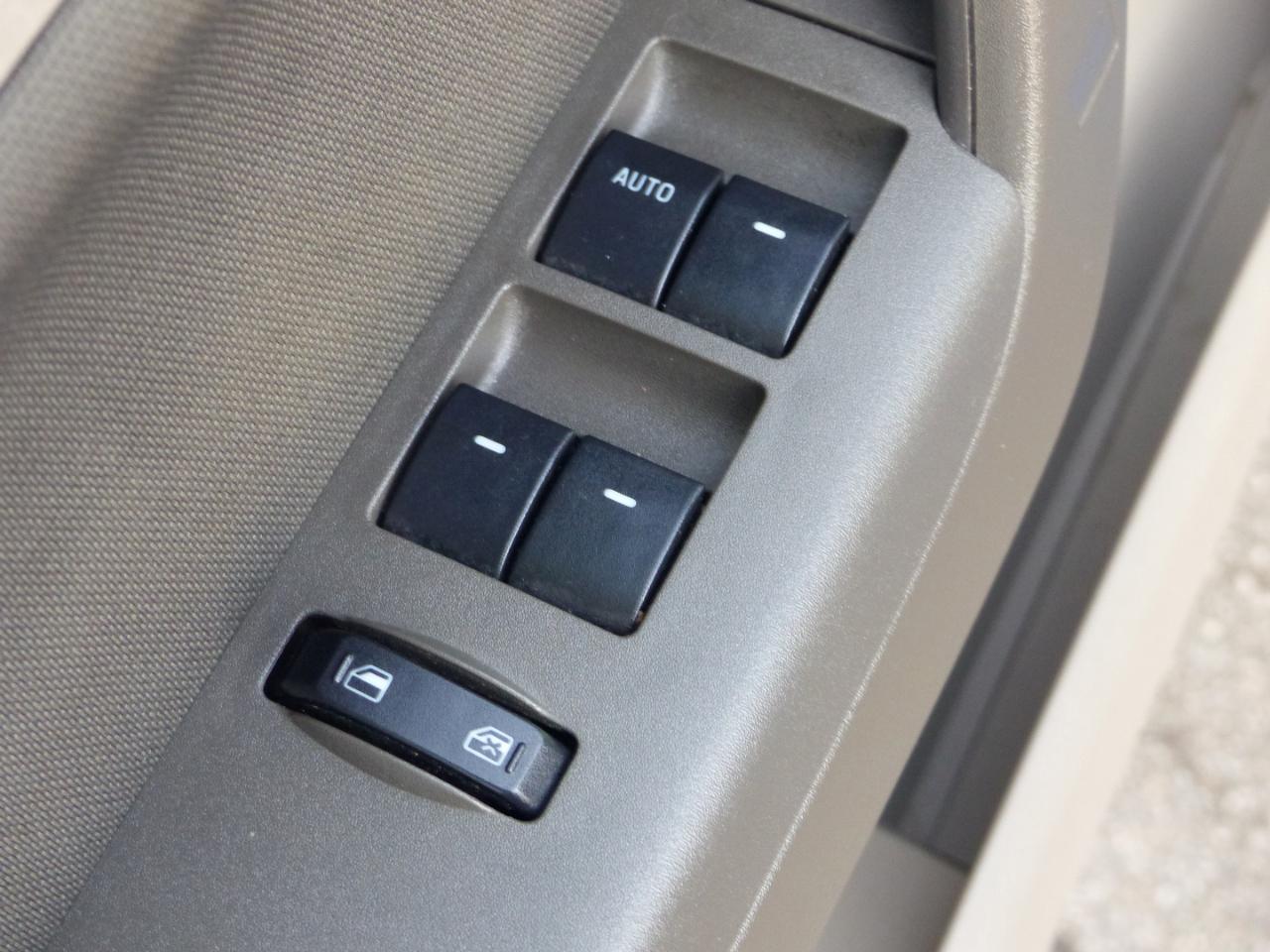 Ford Focus SE Sedan 2010