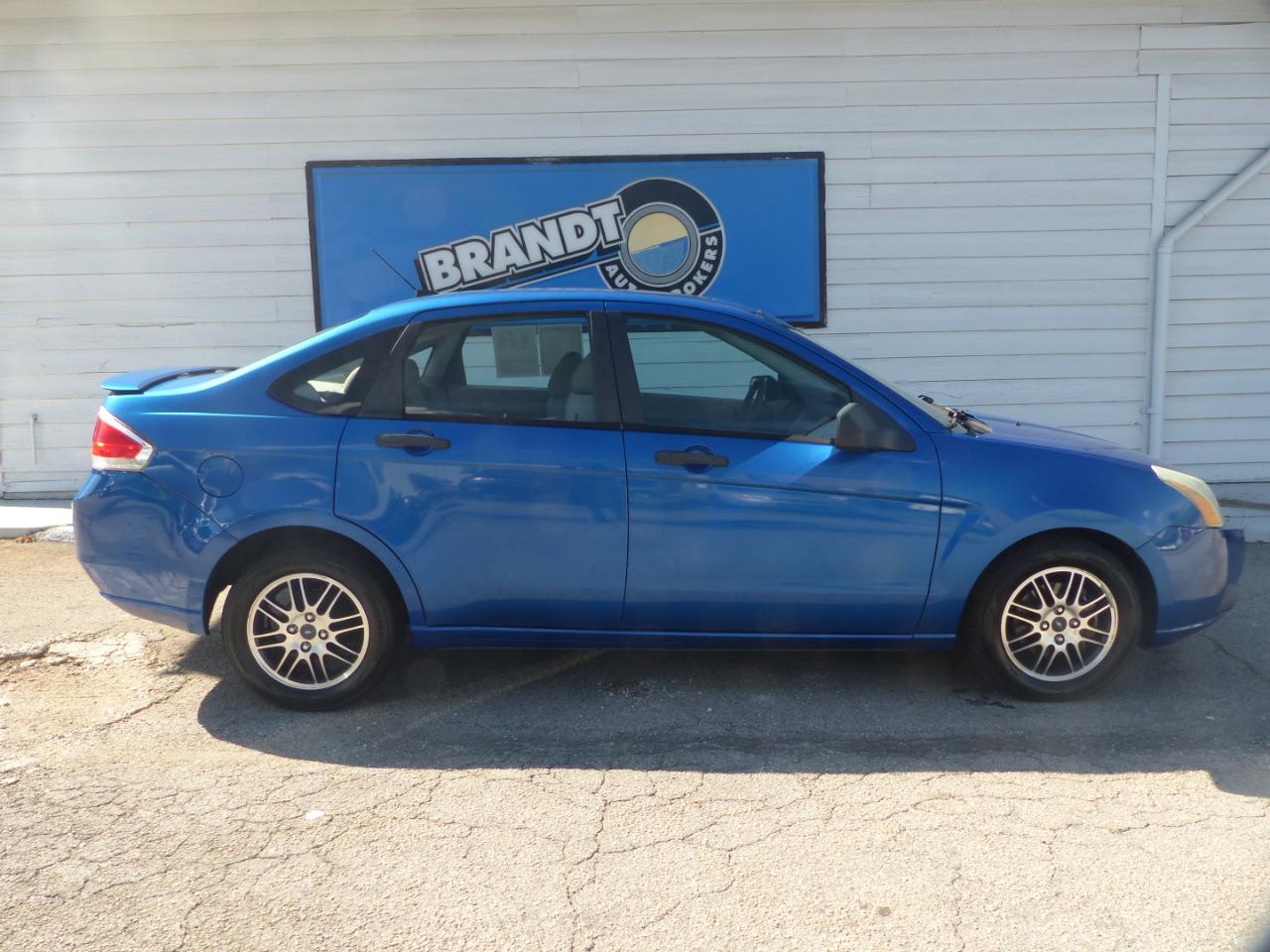 Ford Focus SE Sedan 2010