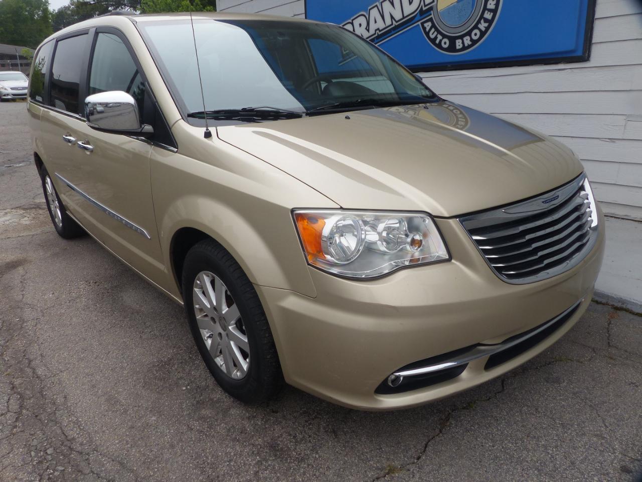 Chrysler Town & Country Touring-L 2011