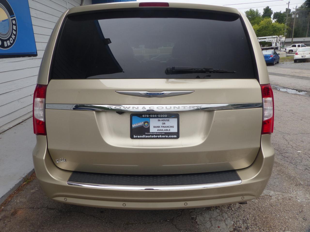 Chrysler Town & Country Touring-L 2011