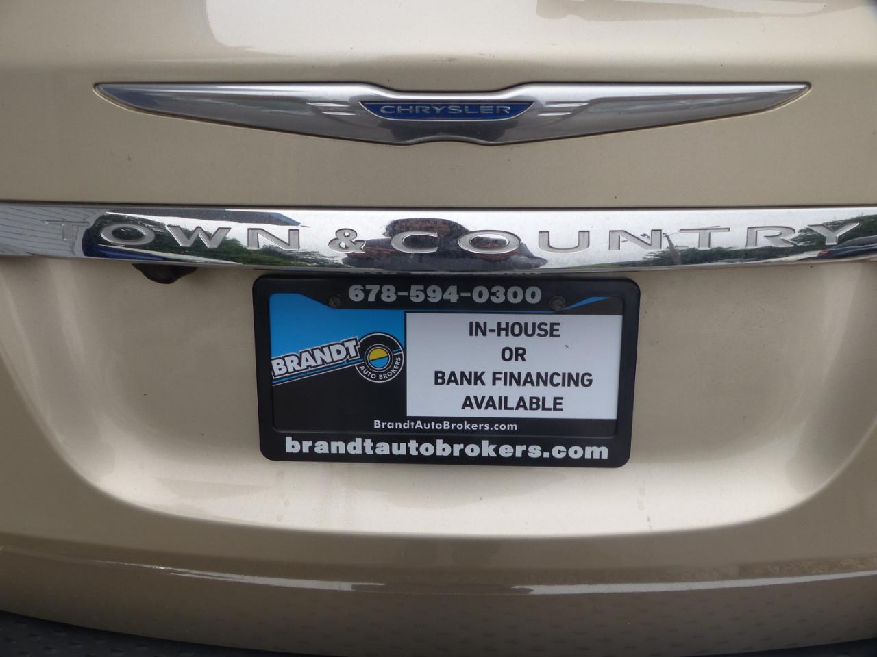 Chrysler Town & Country Touring-L 2011