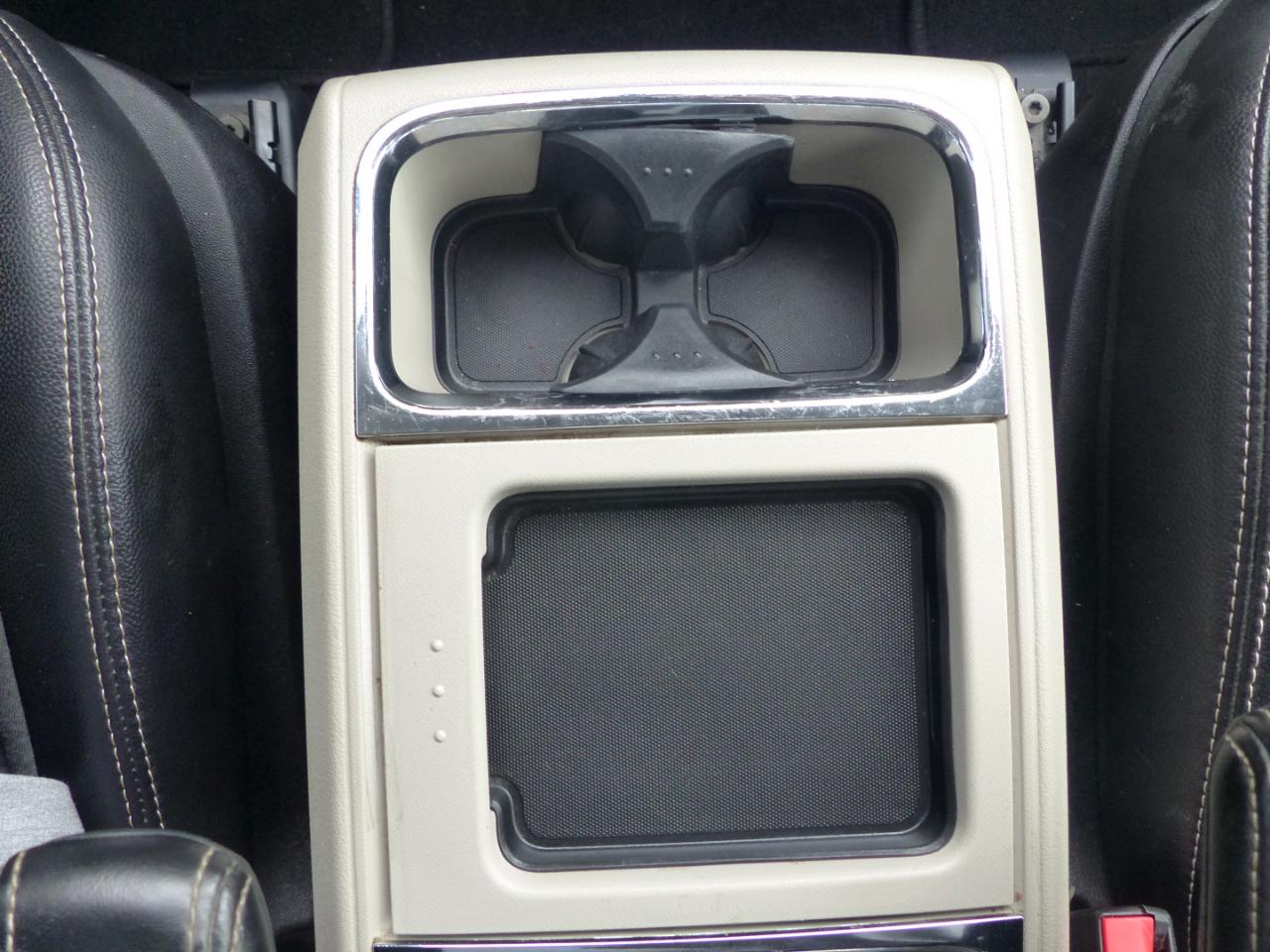 Chrysler Town & Country Touring-L 2011