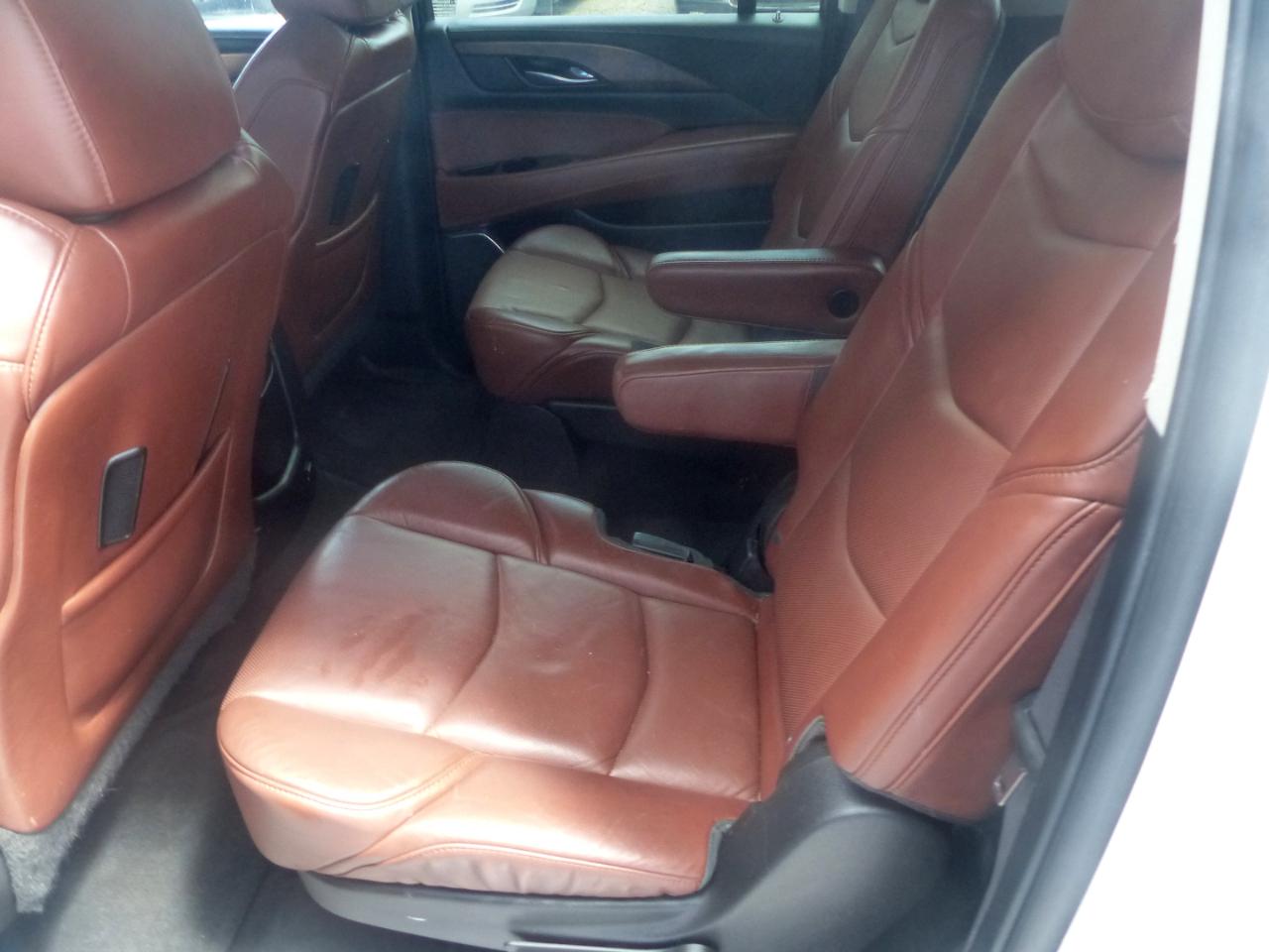 Cadillac Escalade ESV Premium 4WD 2015