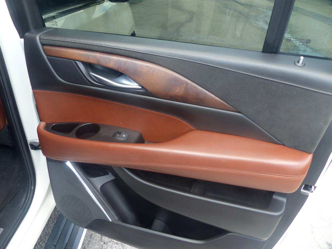 Cadillac Escalade ESV Premium 4WD 2015