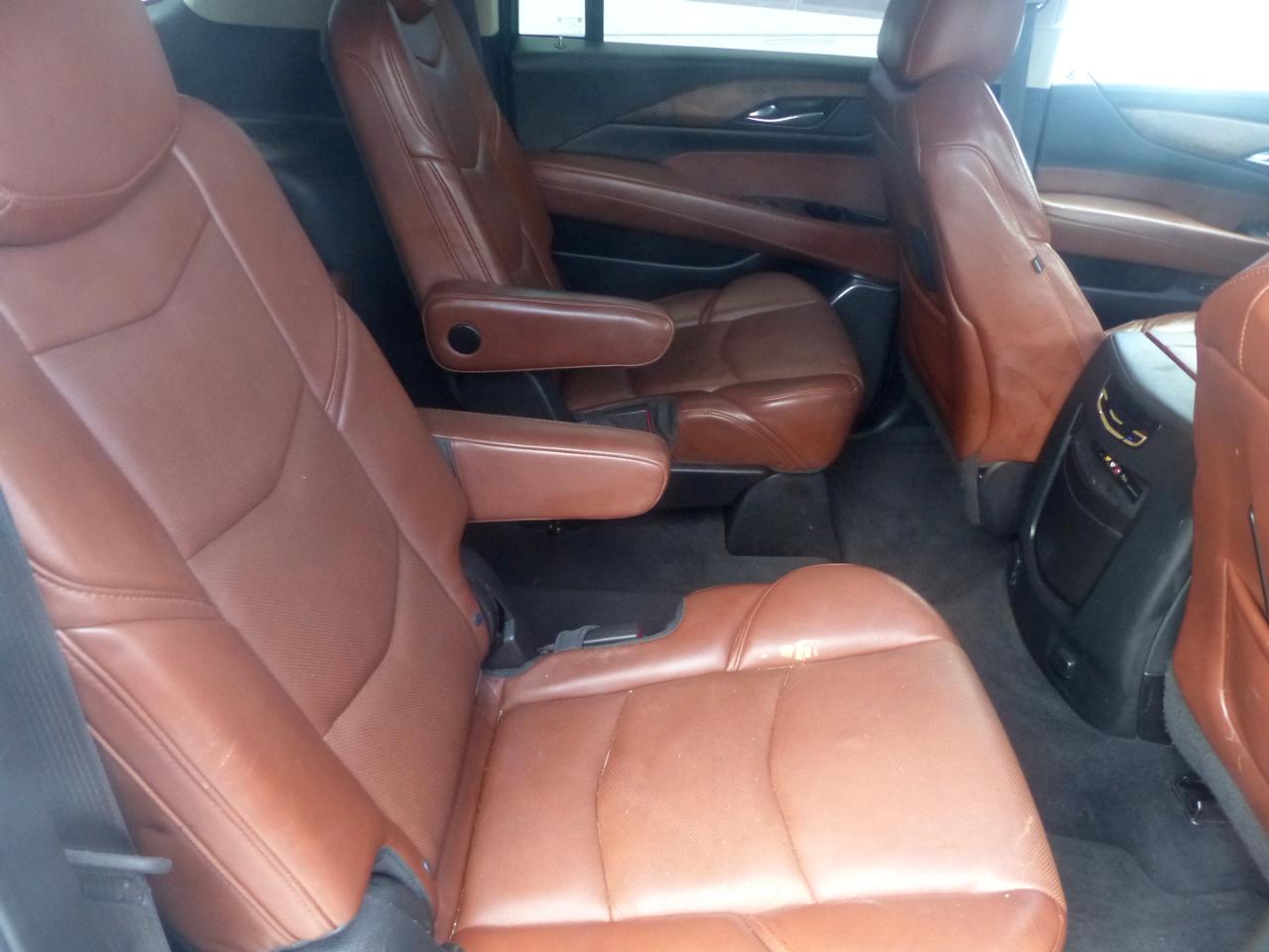 Cadillac Escalade ESV Premium 4WD 2015