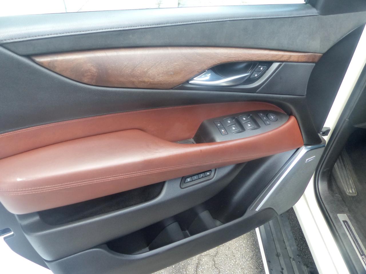 Cadillac Escalade ESV Premium 4WD 2015