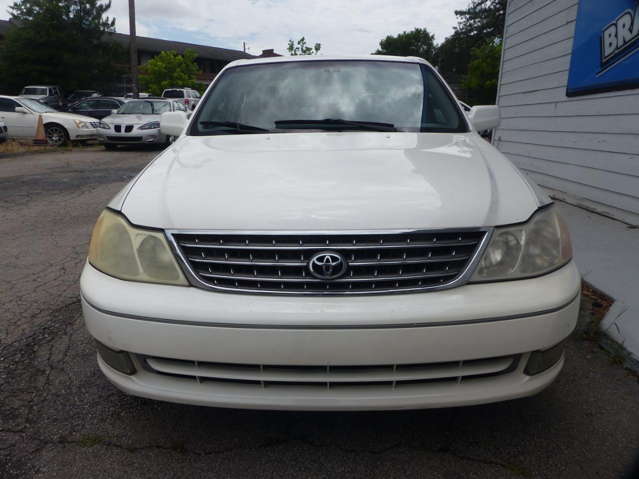 Toyota Avalon XL 2004