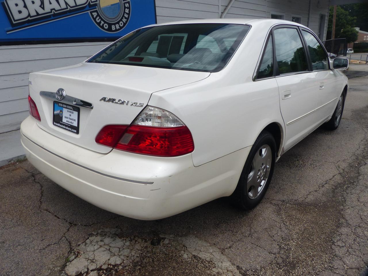 Toyota Avalon XL 2004