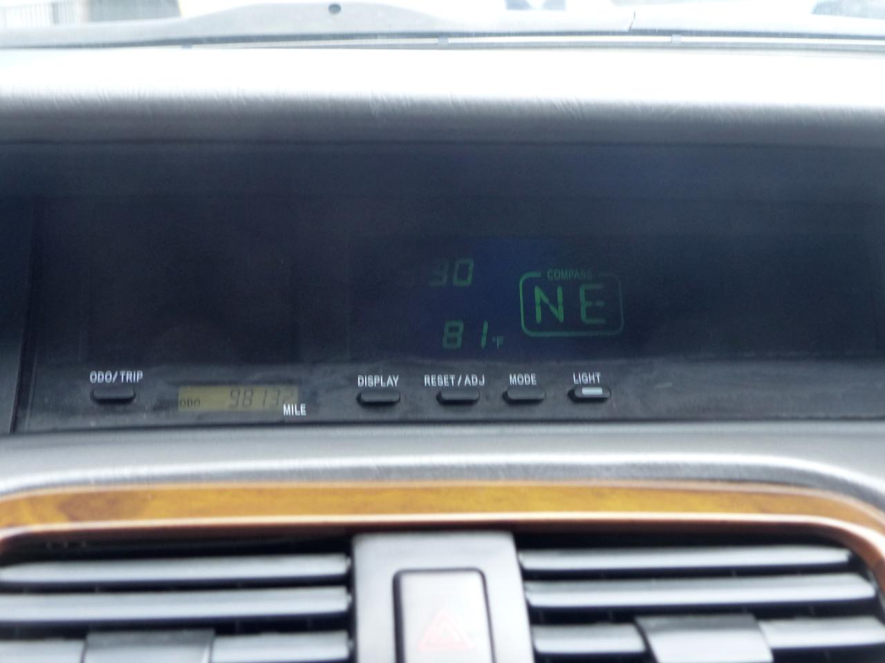 Toyota Avalon XL 2004