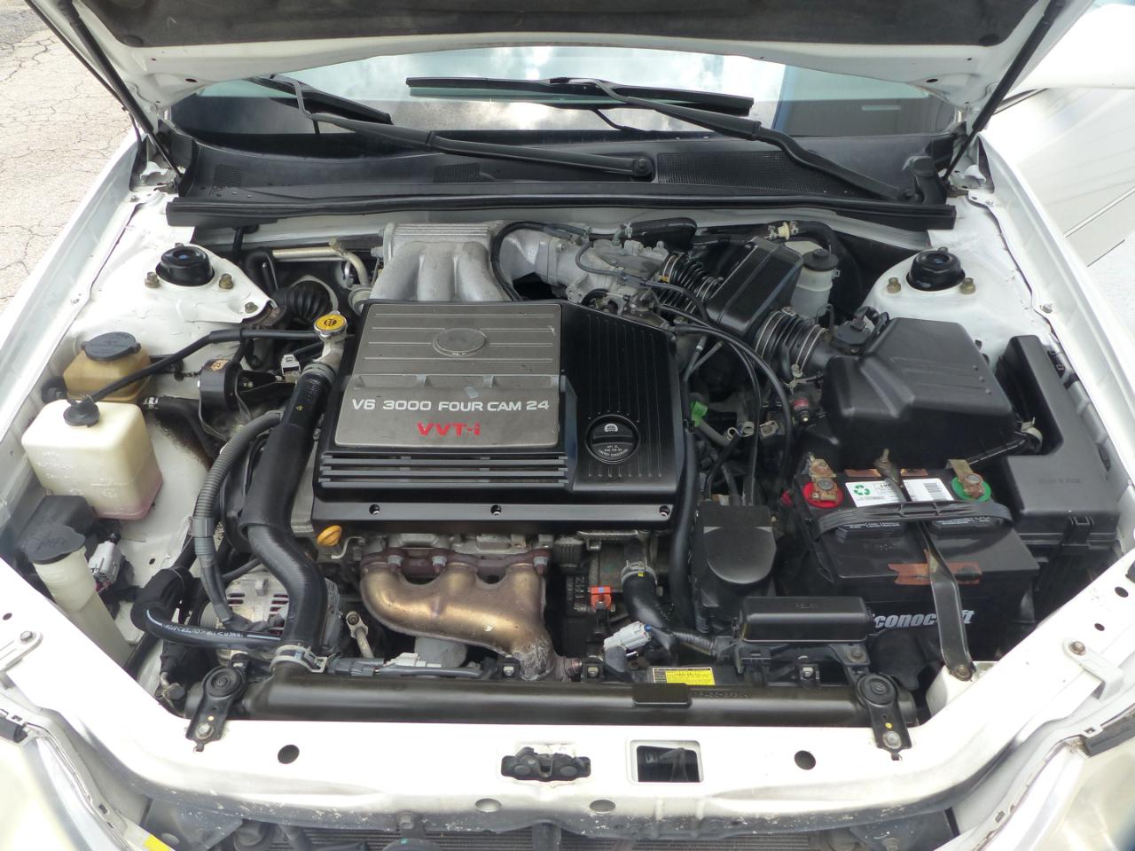 Toyota Avalon XL 2004