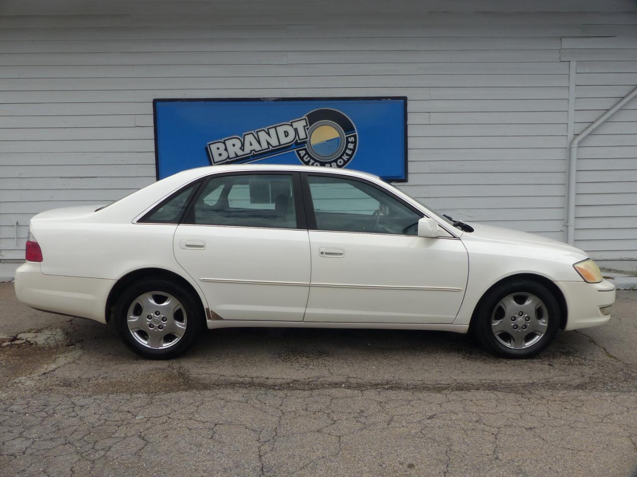 Toyota Avalon XL 2004