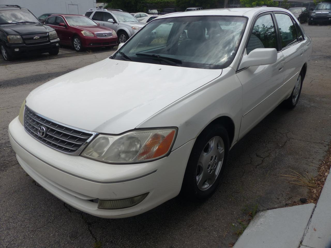 Toyota Avalon XL 2004