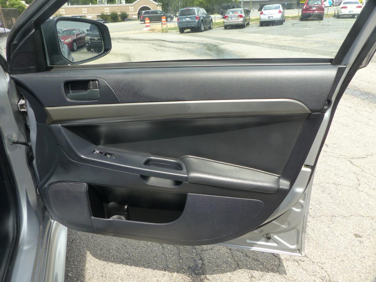 Mitsubishi Lancer ES CVT 2015