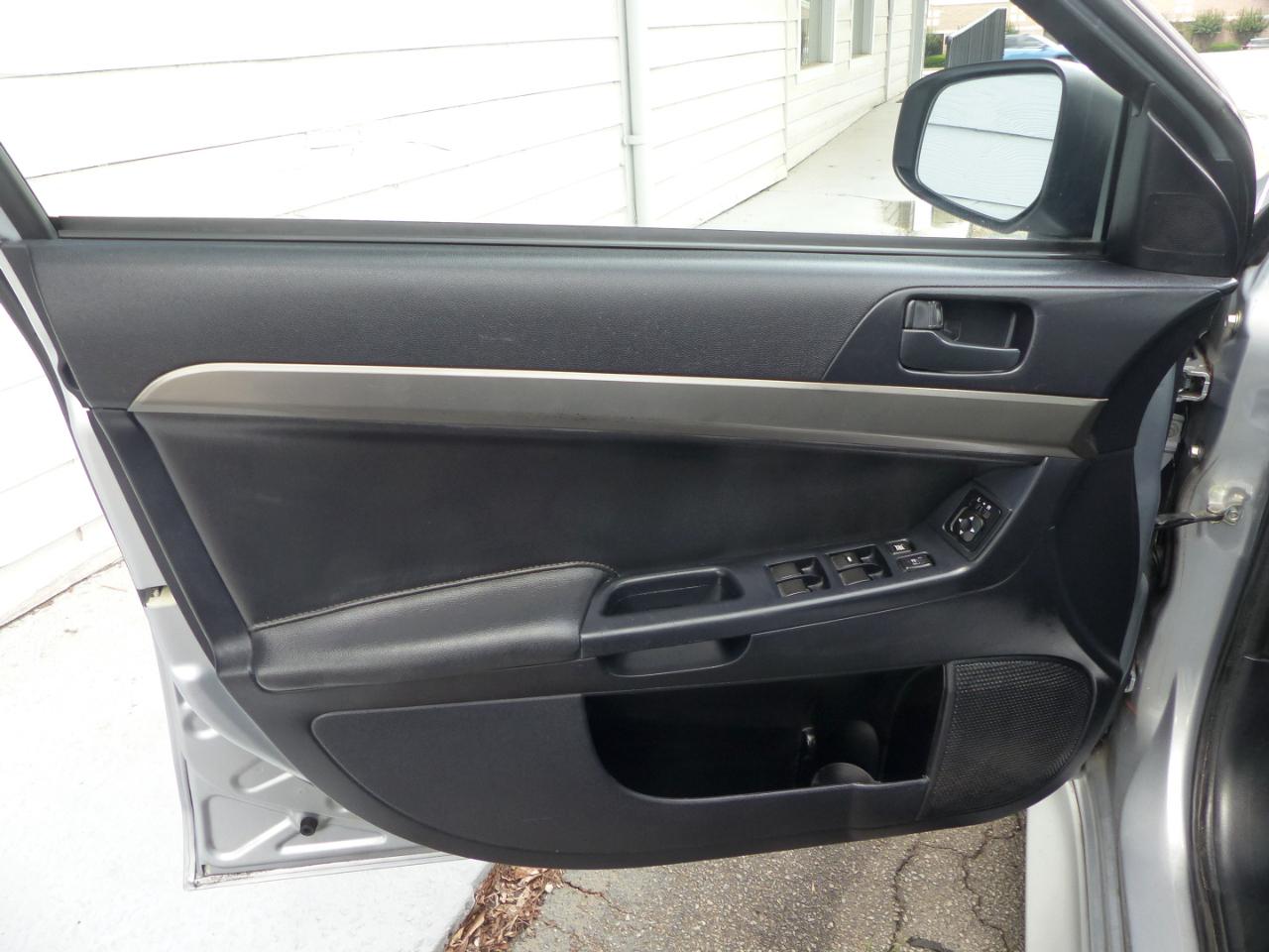 Mitsubishi Lancer ES CVT 2015