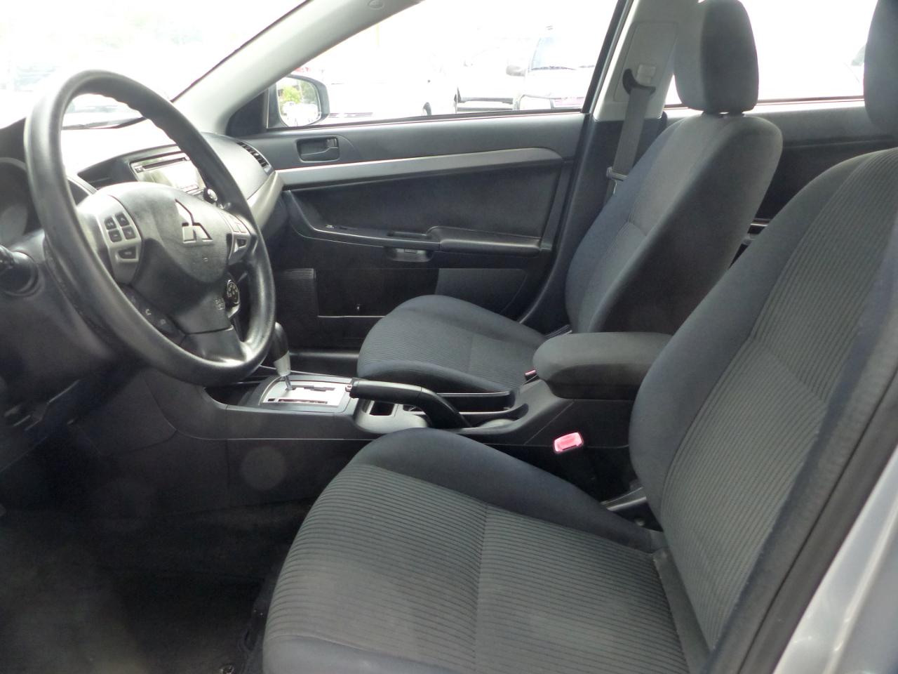 Mitsubishi Lancer ES CVT 2015