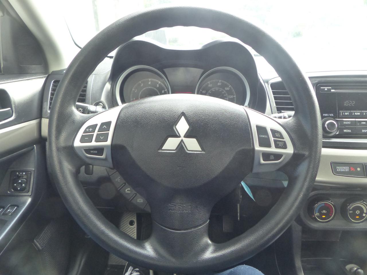 Mitsubishi Lancer ES CVT 2015