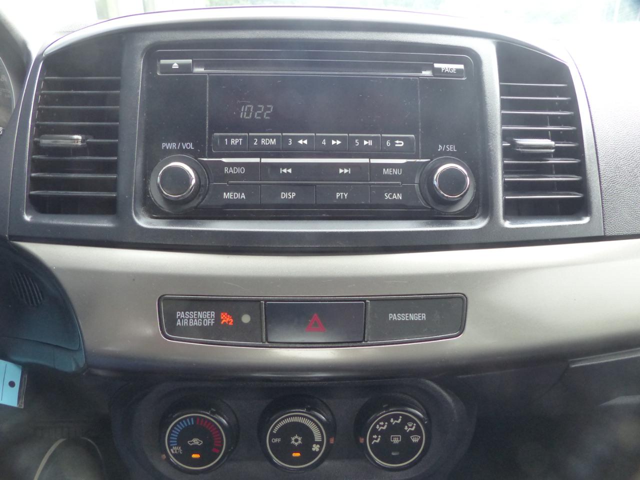Mitsubishi Lancer ES CVT 2015