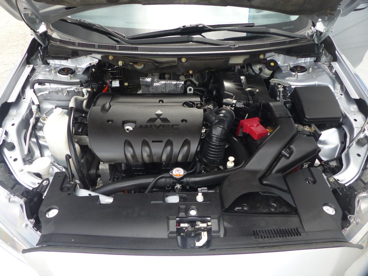 Mitsubishi Lancer ES CVT 2015