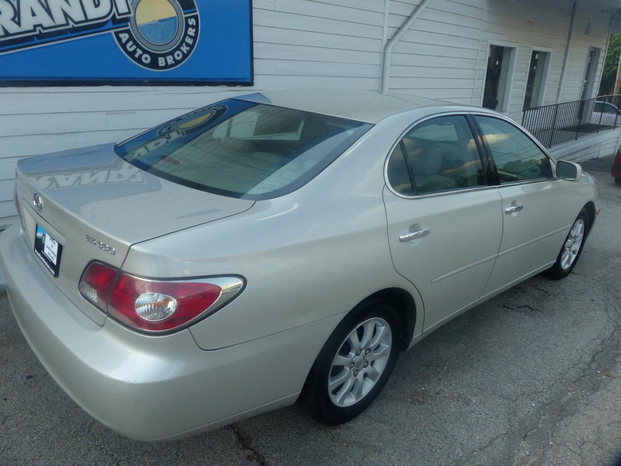 Lexus ES 330 Sedan 2004
