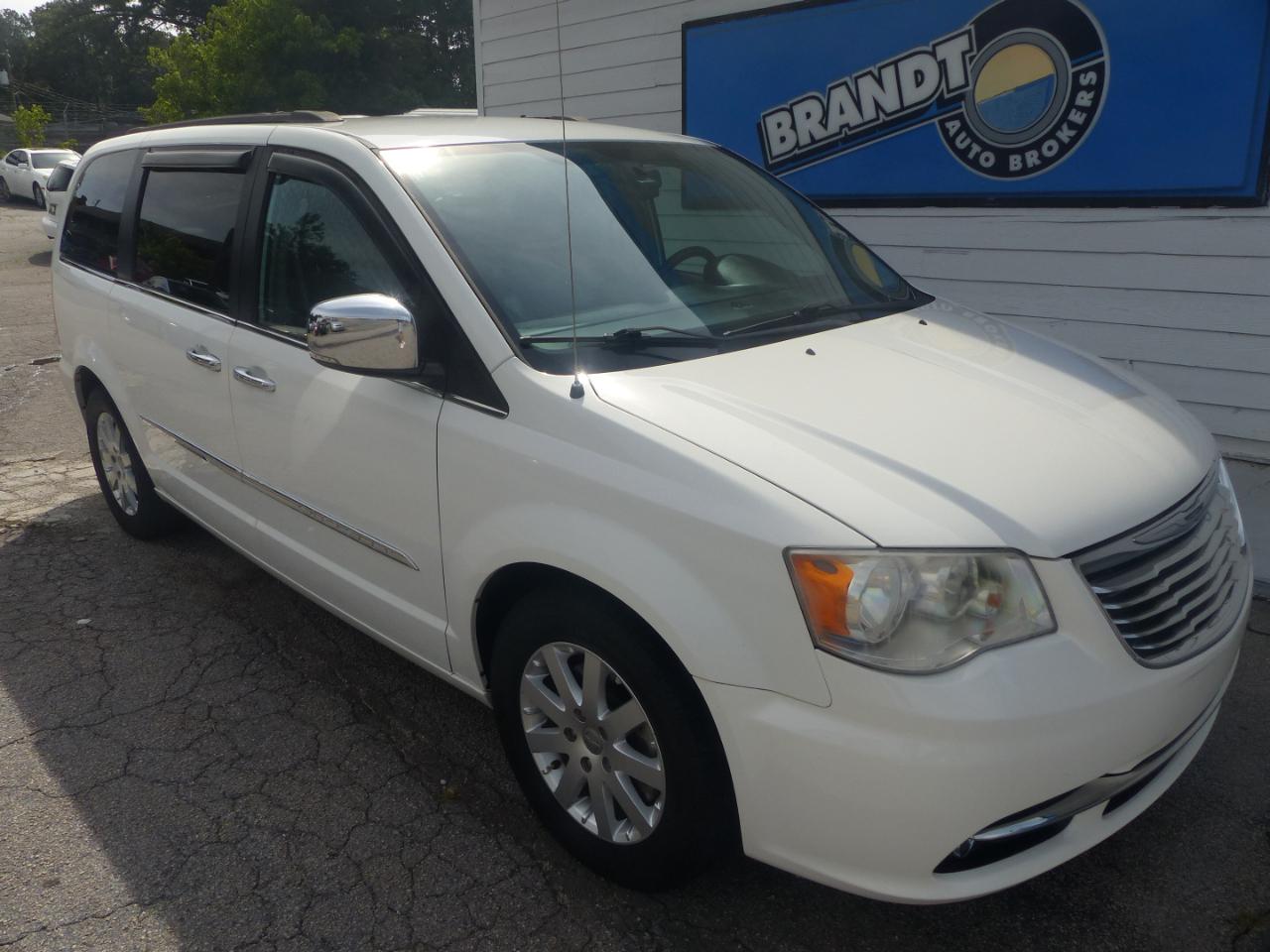 Chrysler Town & Country Touring-L 2012