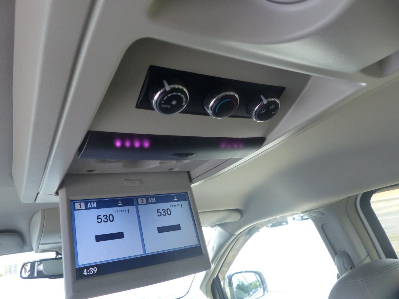 Chrysler Town & Country Touring-L 2012