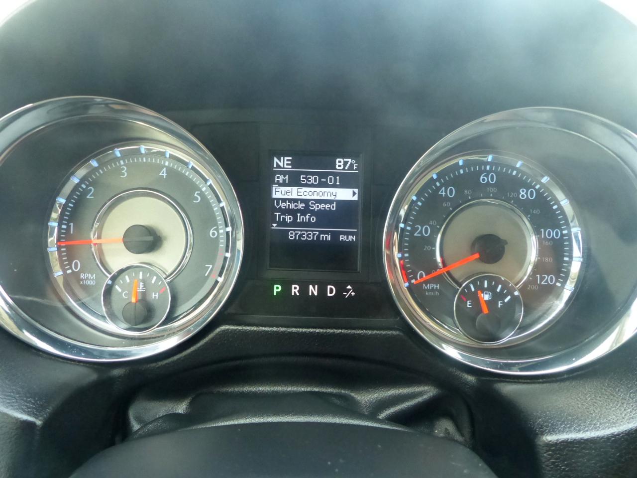 Chrysler Town & Country Touring-L 2012