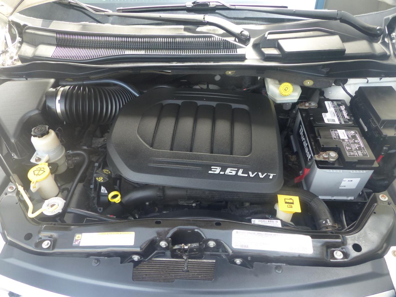 Chrysler Town & Country Touring-L 2012