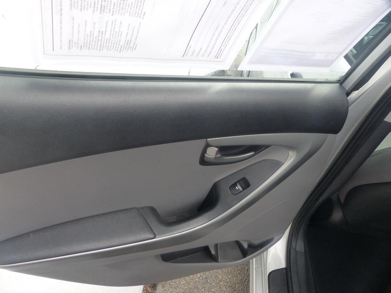 Hyundai Elantra SE 6AT 2016