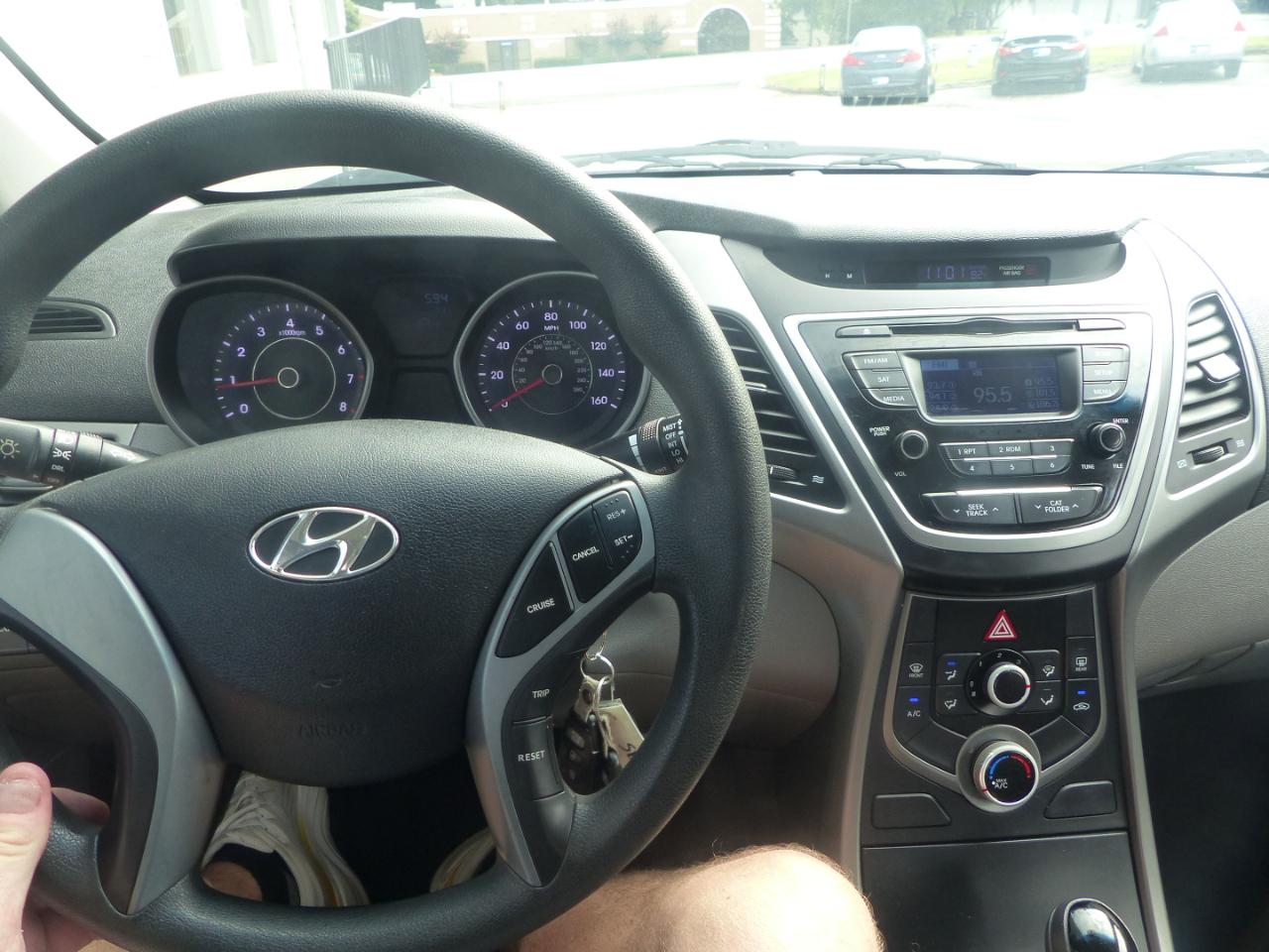 Hyundai Elantra SE 6AT 2016