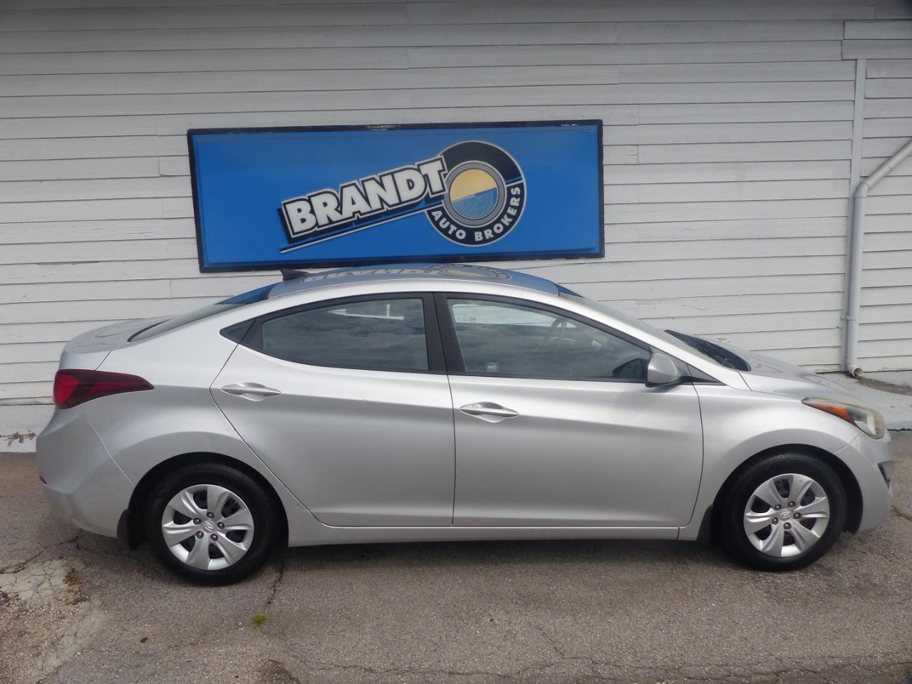 Hyundai Elantra SE 6AT 2016