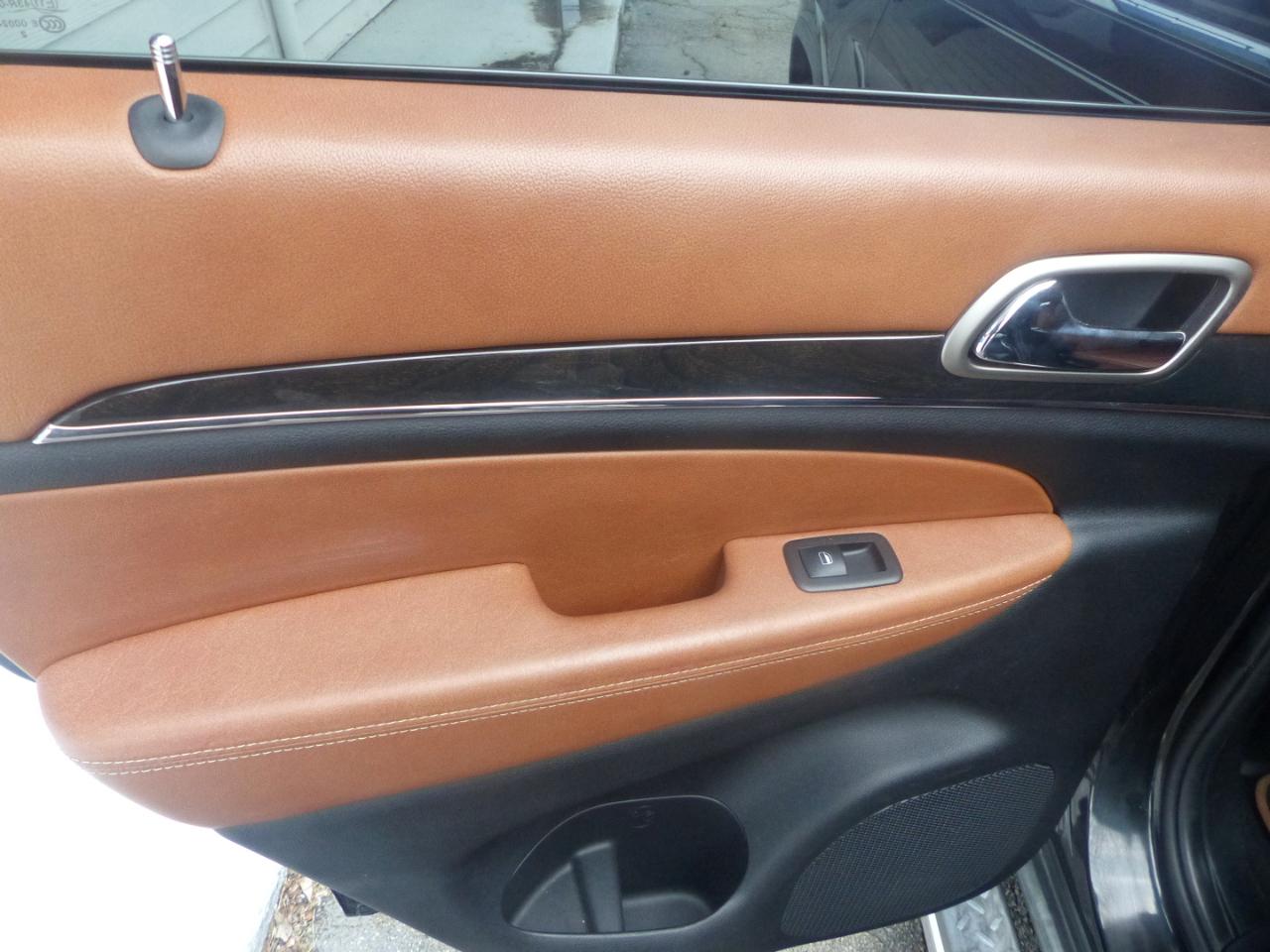 Jeep Grand Cherokee Overland 2WD 2012