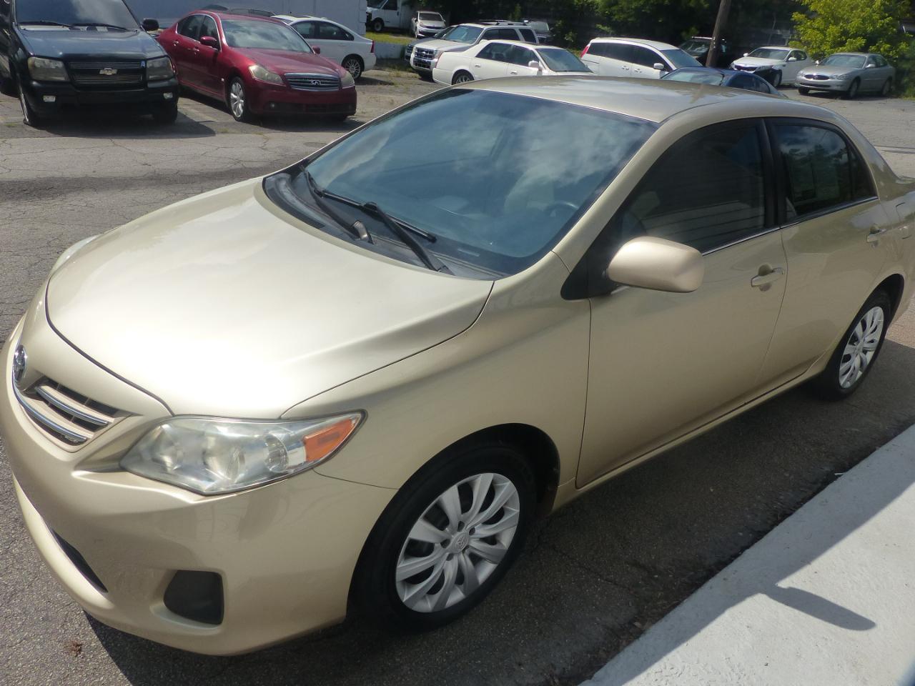 Toyota Corolla LE 4-Speed AT 2013