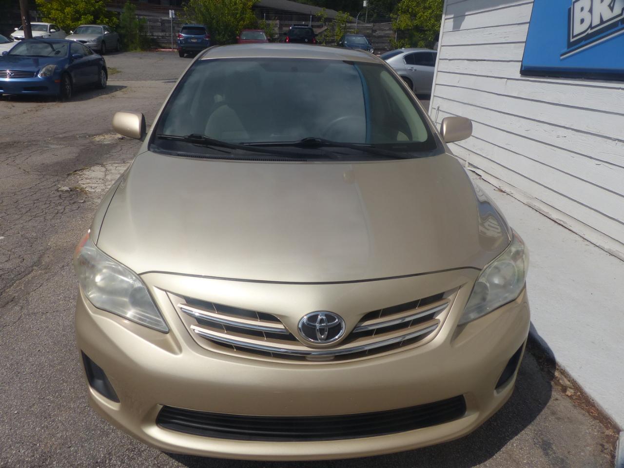 Toyota Corolla LE 4-Speed AT 2013