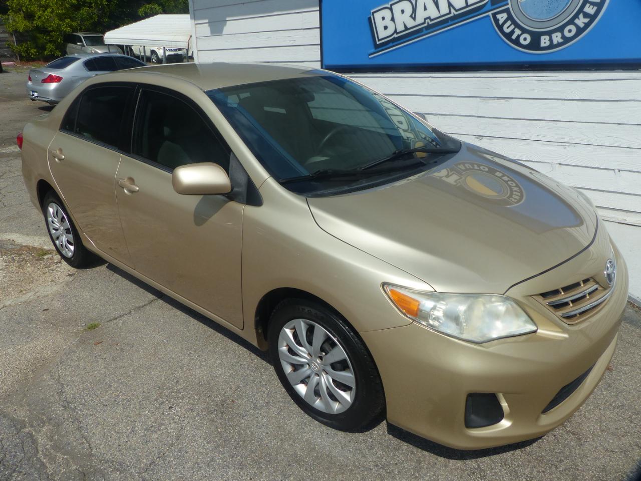 Toyota Corolla LE 4-Speed AT 2013