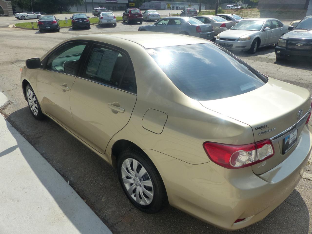 Toyota Corolla LE 4-Speed AT 2013