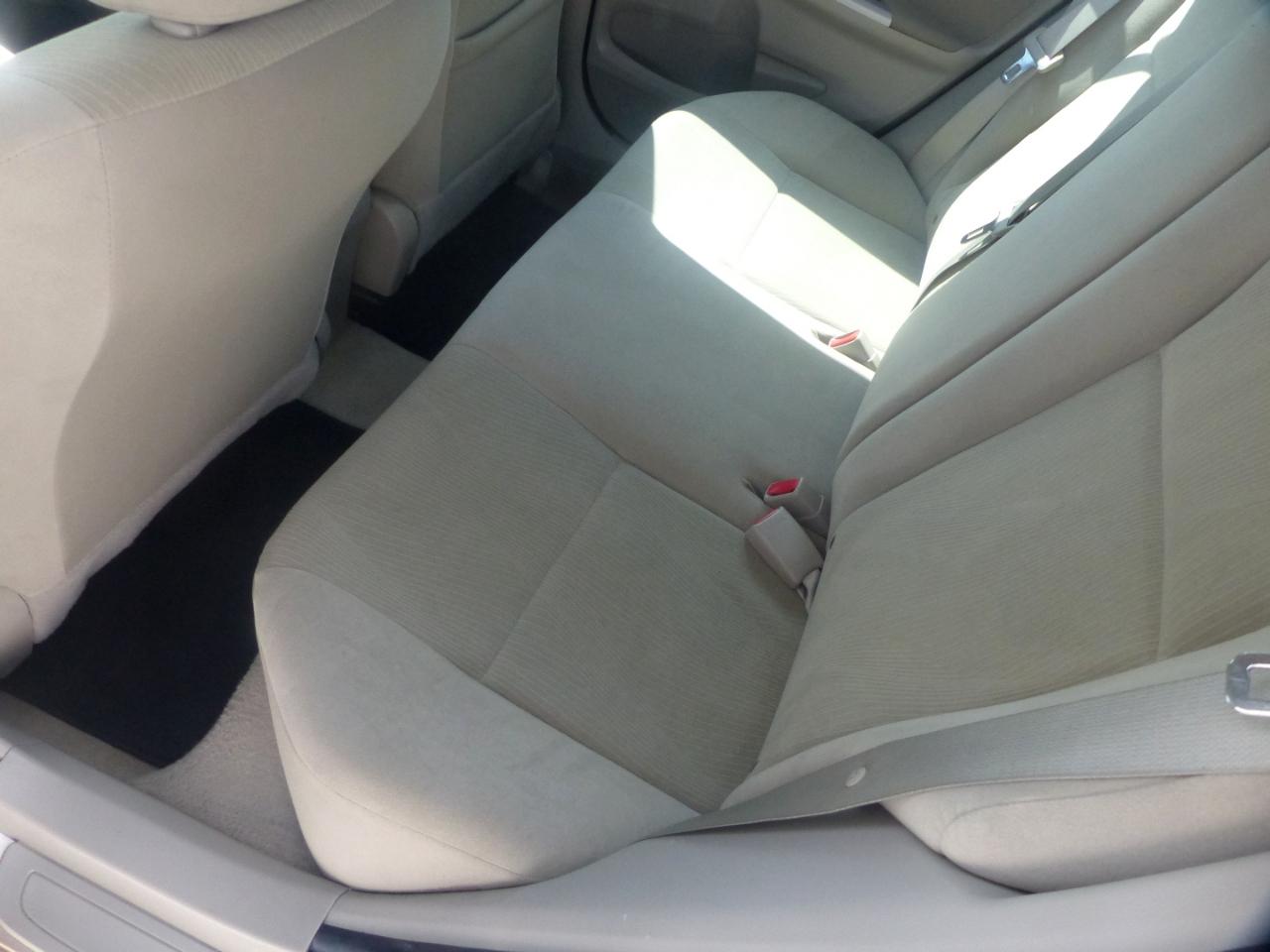 Toyota Corolla LE 4-Speed AT 2013