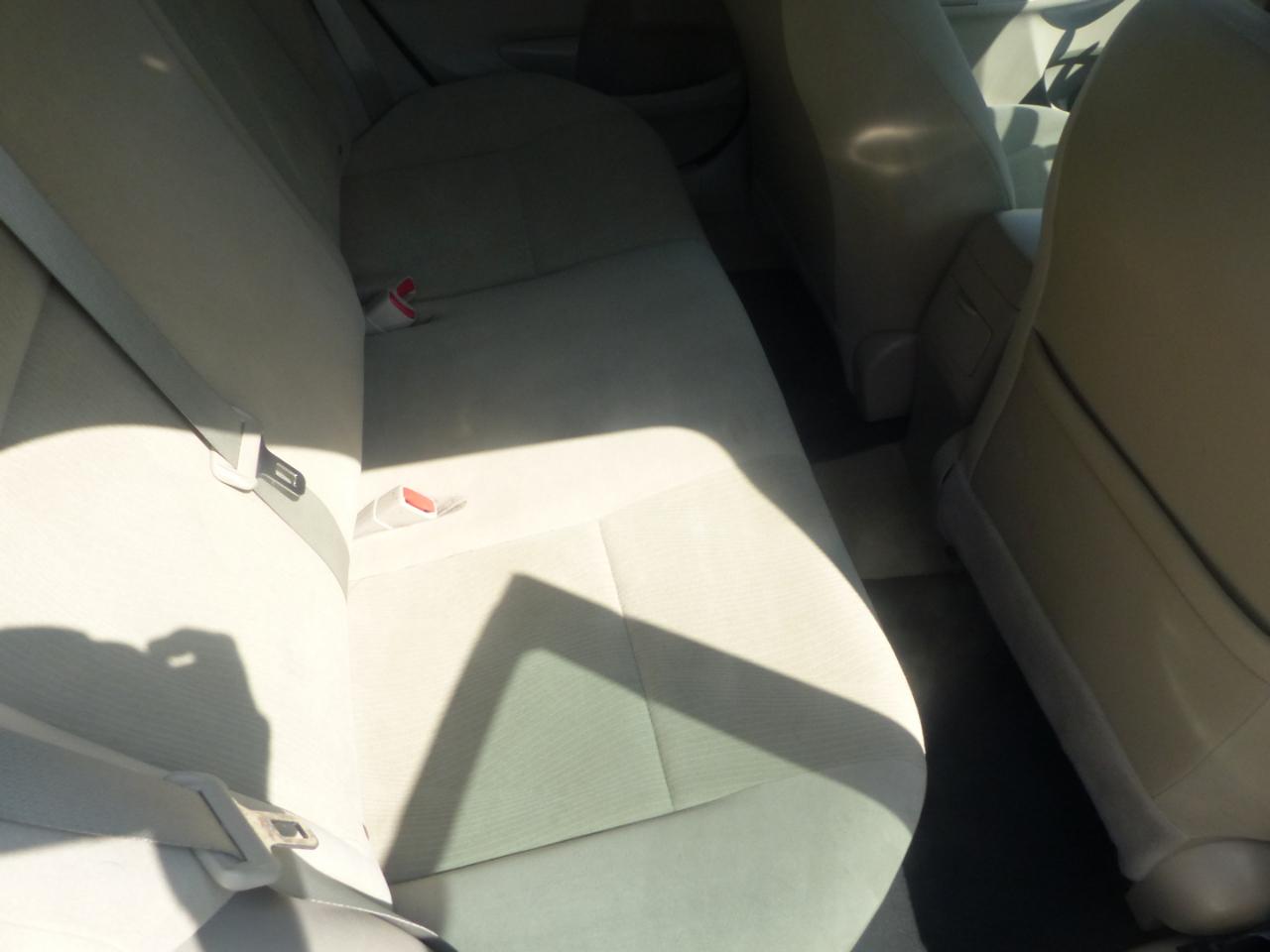 Toyota Corolla LE 4-Speed AT 2013